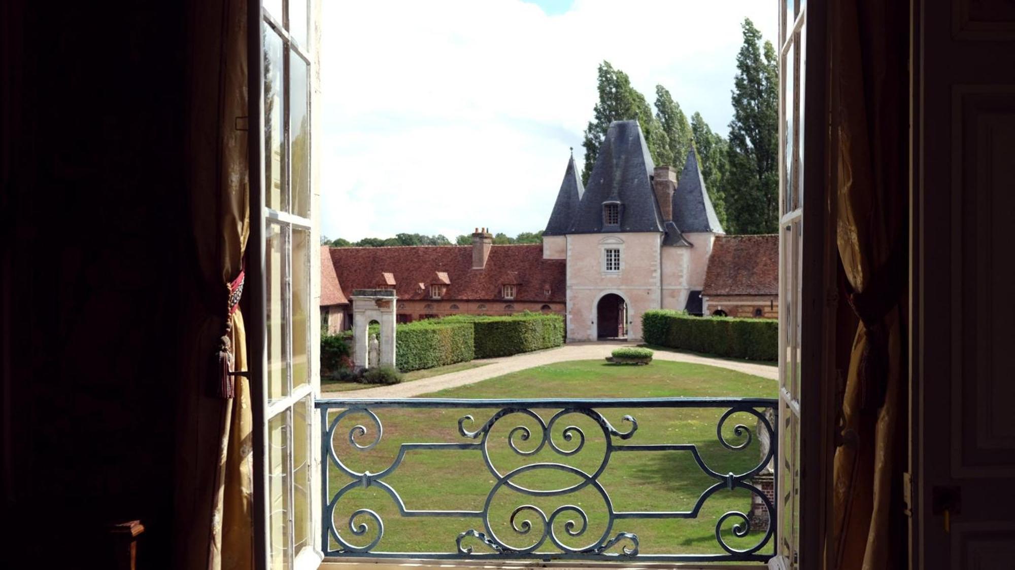 Le Chateau De Bonnemare - Bed And Breakfast Radepont Buitenkant foto